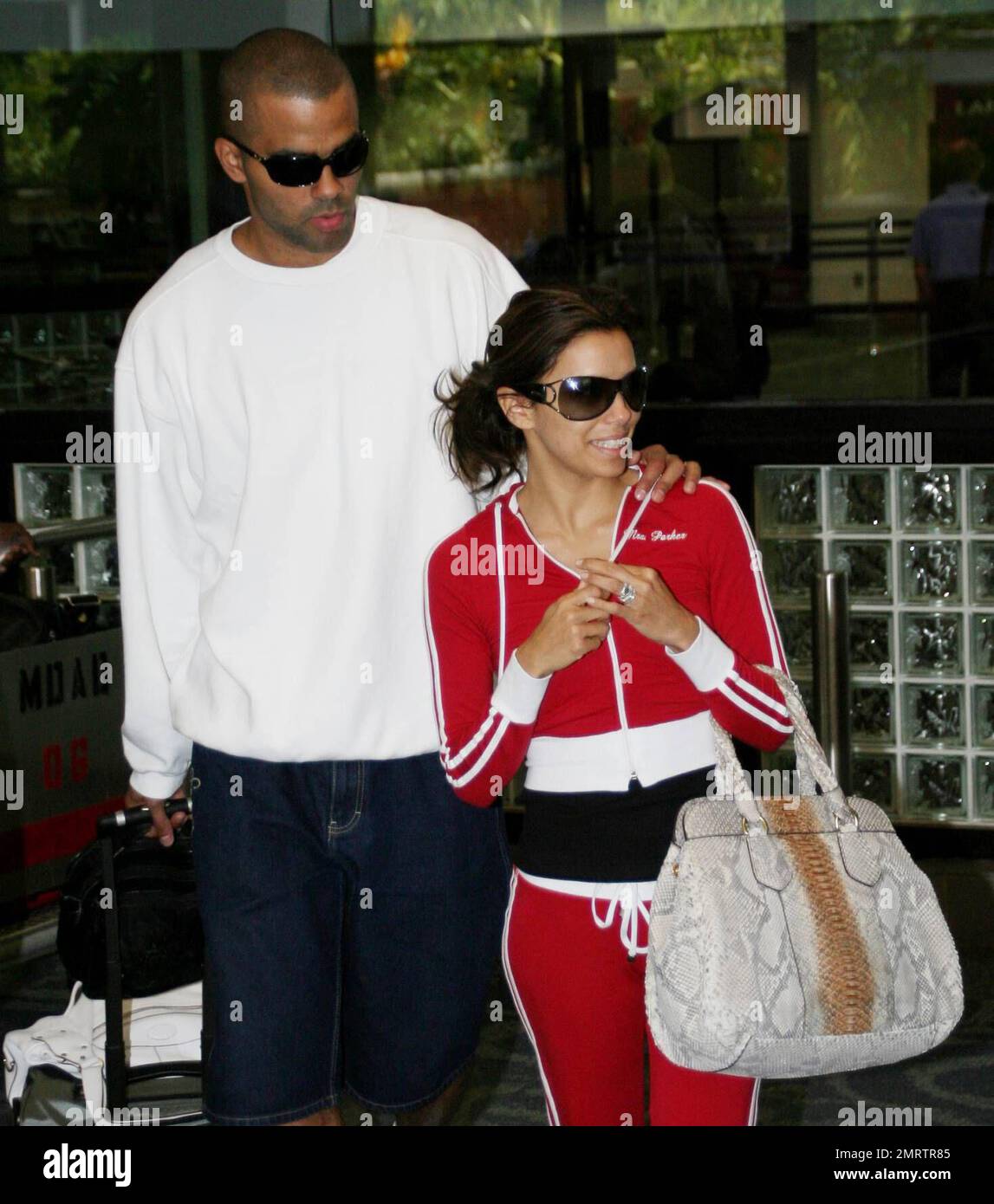 ¡Exclusivo! ¡Conoce al Sr. y la Sra. Parker! EVA Longoria y su nuevo