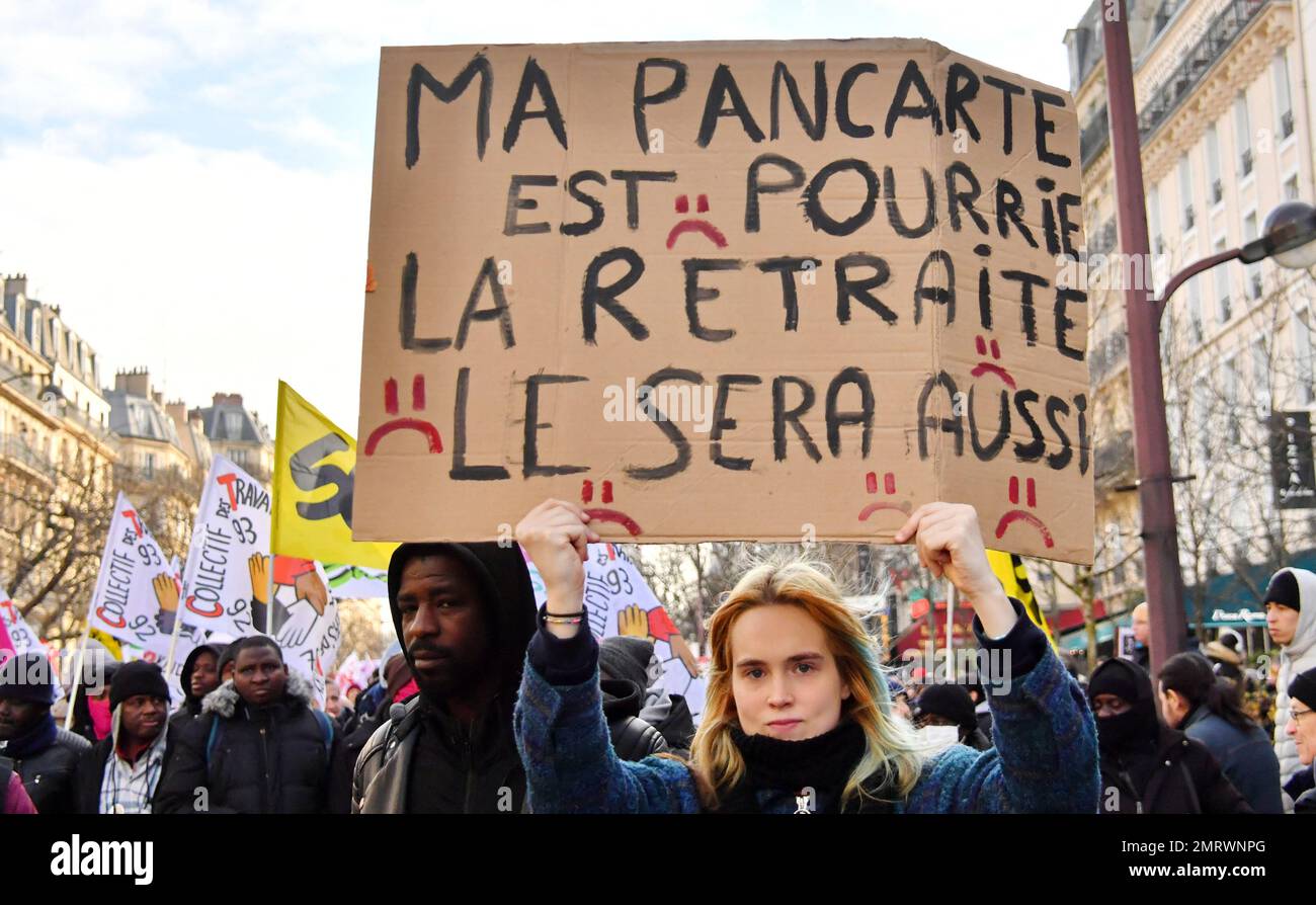 París, Francia, 31 de enero de 2023. Decenas de miles de personas salen a  la calle para una manifestación en un segundo día de huelgas y protestas a  nivel nacional por la