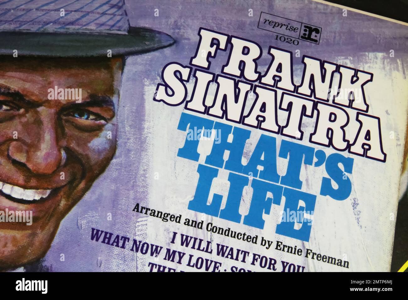 Viersen, Alemania - 8. Junio 2022: Primer plano del álbum de vinilo Thats Life de Frank Sinatra, 1966 Foto de stock