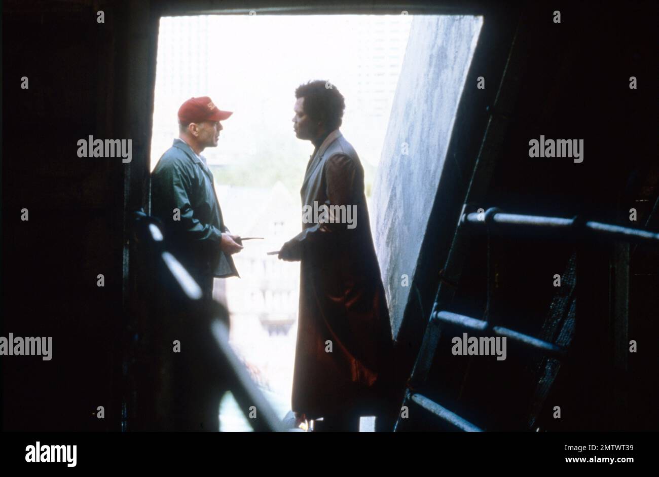 Año irrompible : 2000 USA Director : M.Night Shyamalan Bruce Willis, Samuel L. Jackson Foto de stock