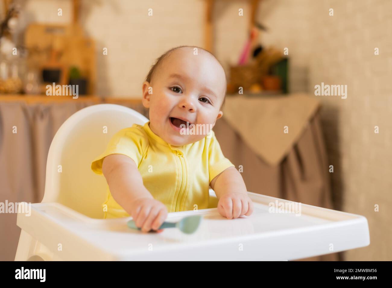 Trajecito amarillo hotsell para bebe