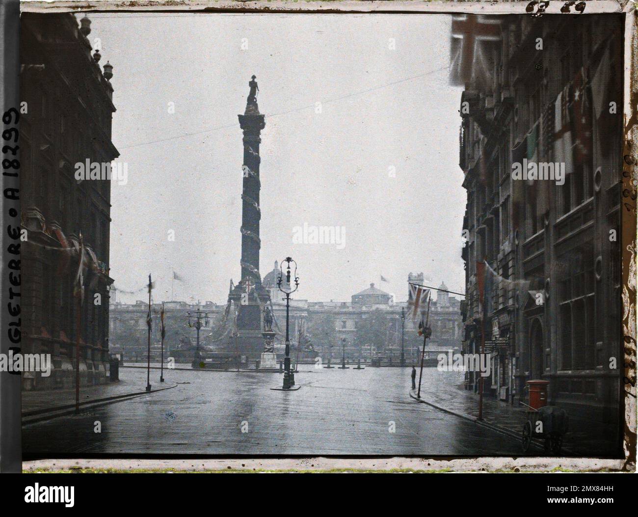 Londres, Inglaterra Columna de Nelson en Trafalgar Square , 1919 - Inglaterra - Fernand Cuville - (julio 18-23) Foto de stock