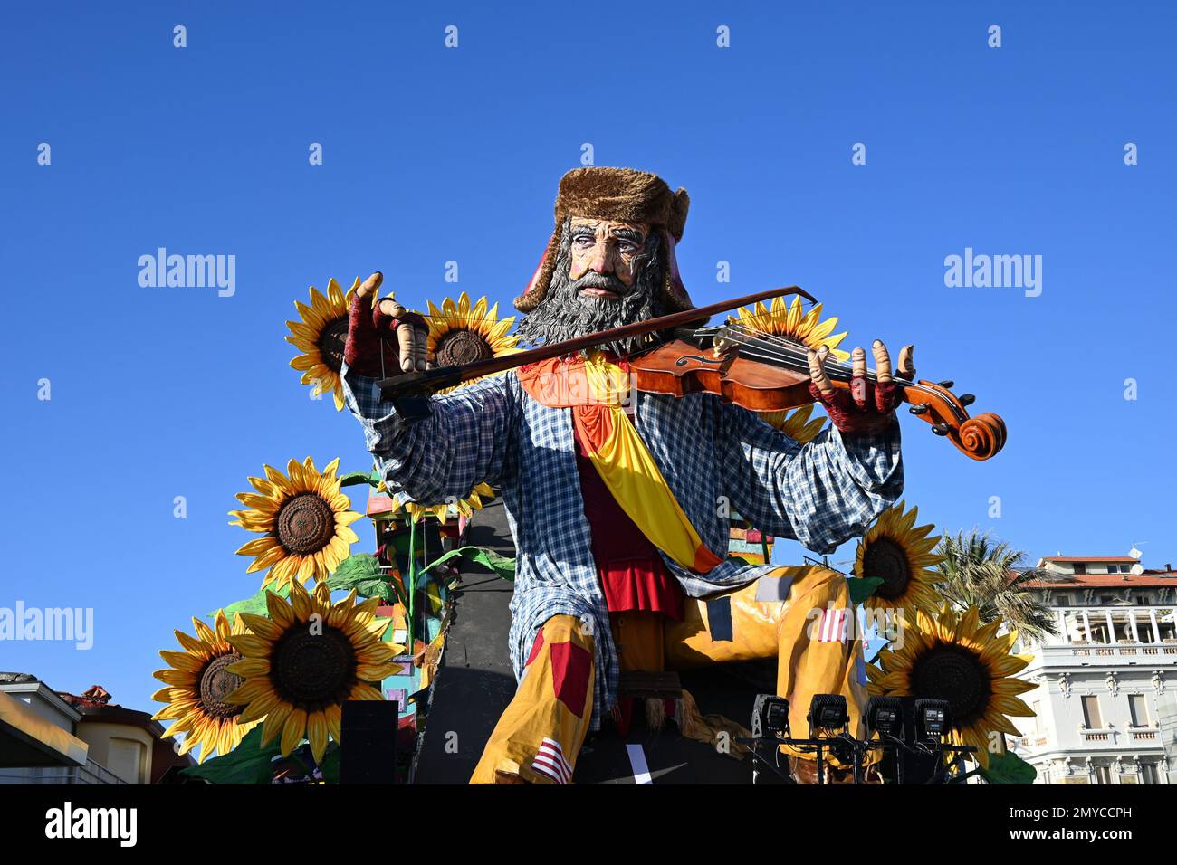 viareggio (italia) febrero 05-2023 ciento cincuenta carrozas de carnaval Foto de stock