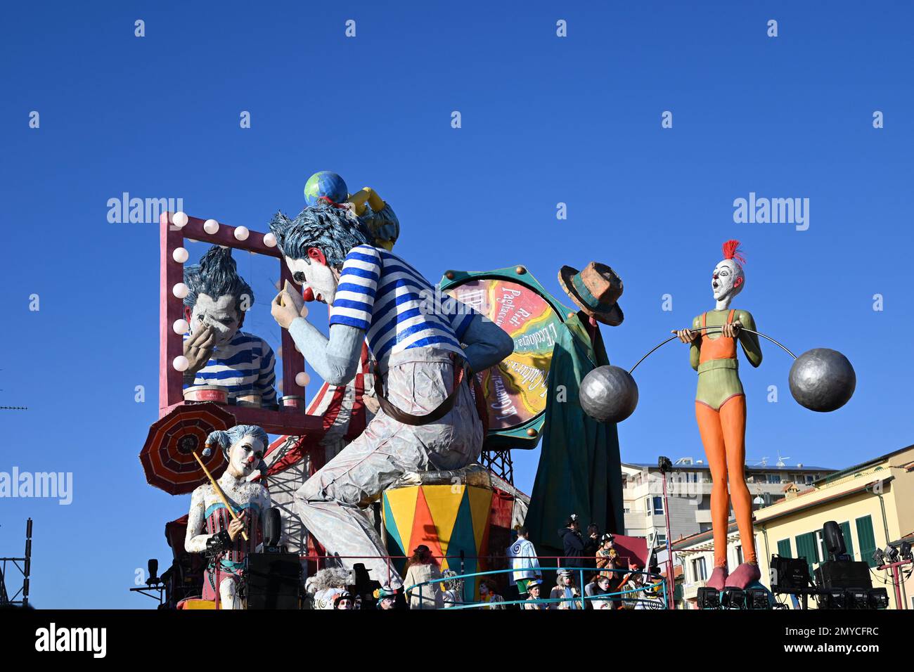 viareggio (italia) febrero 05-2023 ciento cincuenta carrozas de carnaval Foto de stock