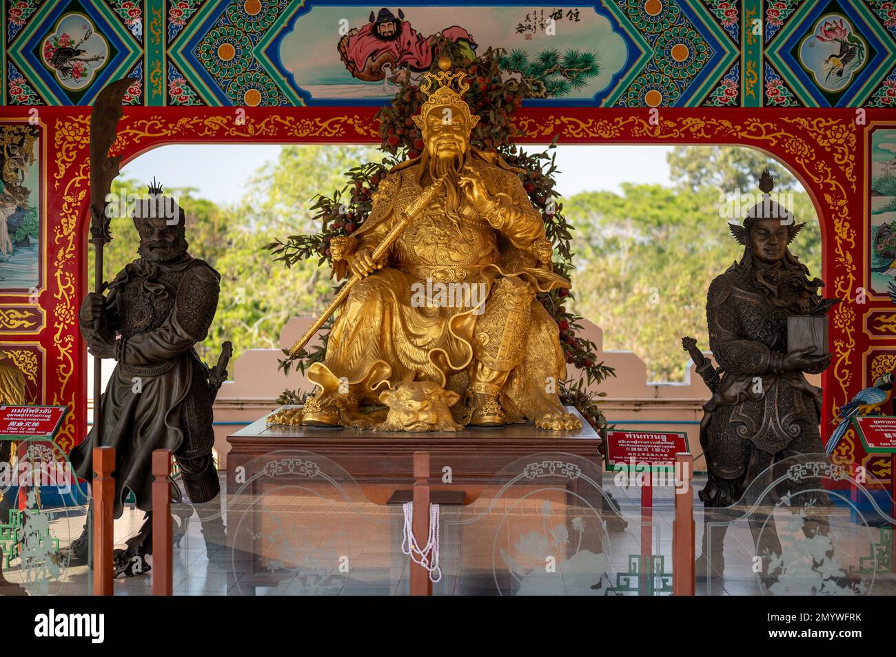 Pattaya, Tailandia - 04 de febrero de 2023: Kuan Yu Kung héroe histórico y guerrero. Anek Kusala Sala Viharn SIEN Templo Chino y Museo. Foto de stock