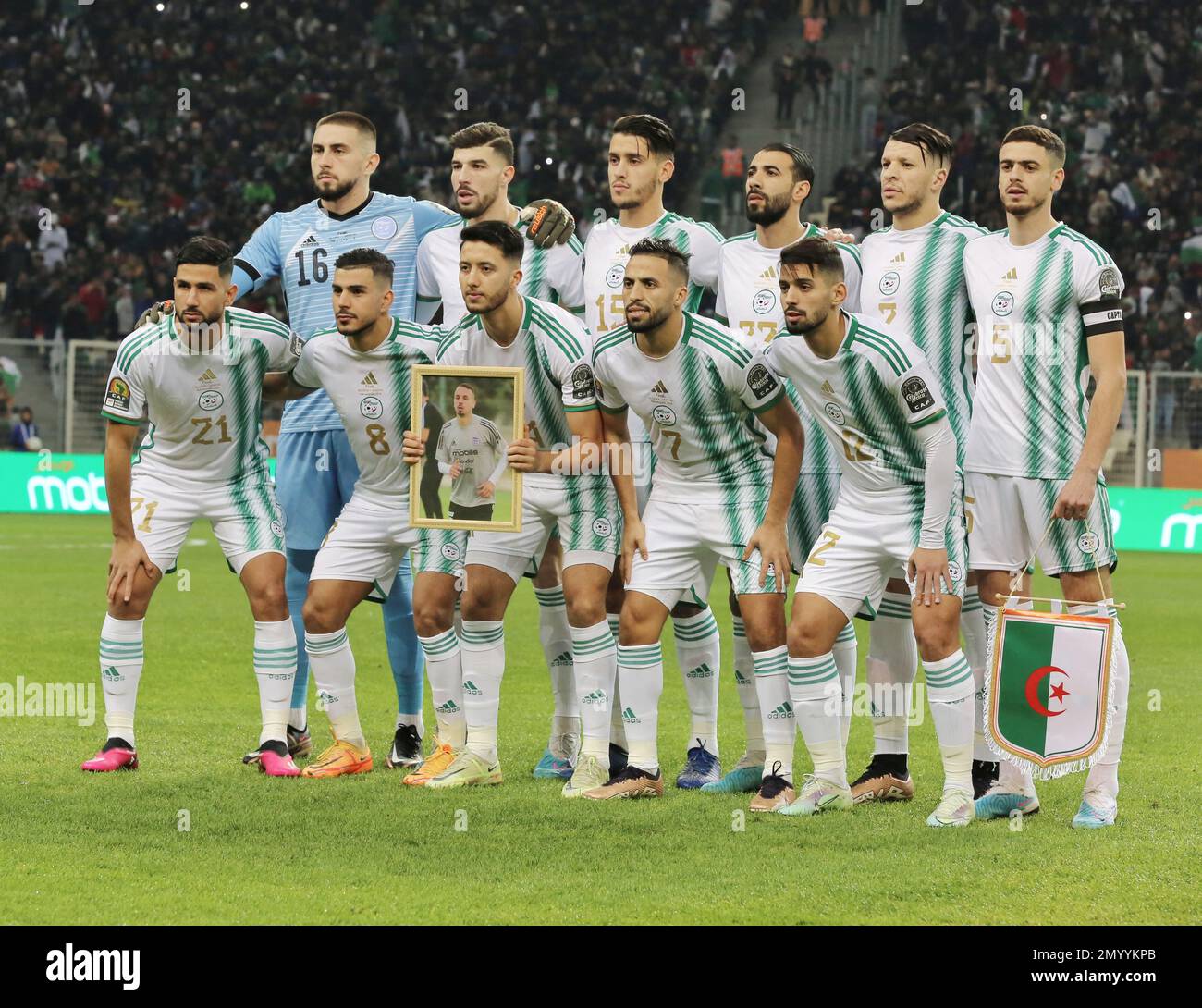 Los jugadores de Argelia llegan al partido final entre Argelia y