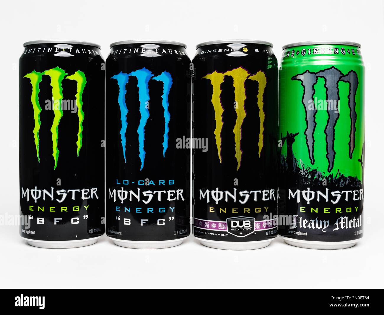 Monster Energy 'BFC' 32oz latas de bebidas. Colección de latas raras en los  sabores Original, Lo-Carb, Dub Edition y Heavy Metal. Latas descatalogadas  Fotografía de stock - Alamy