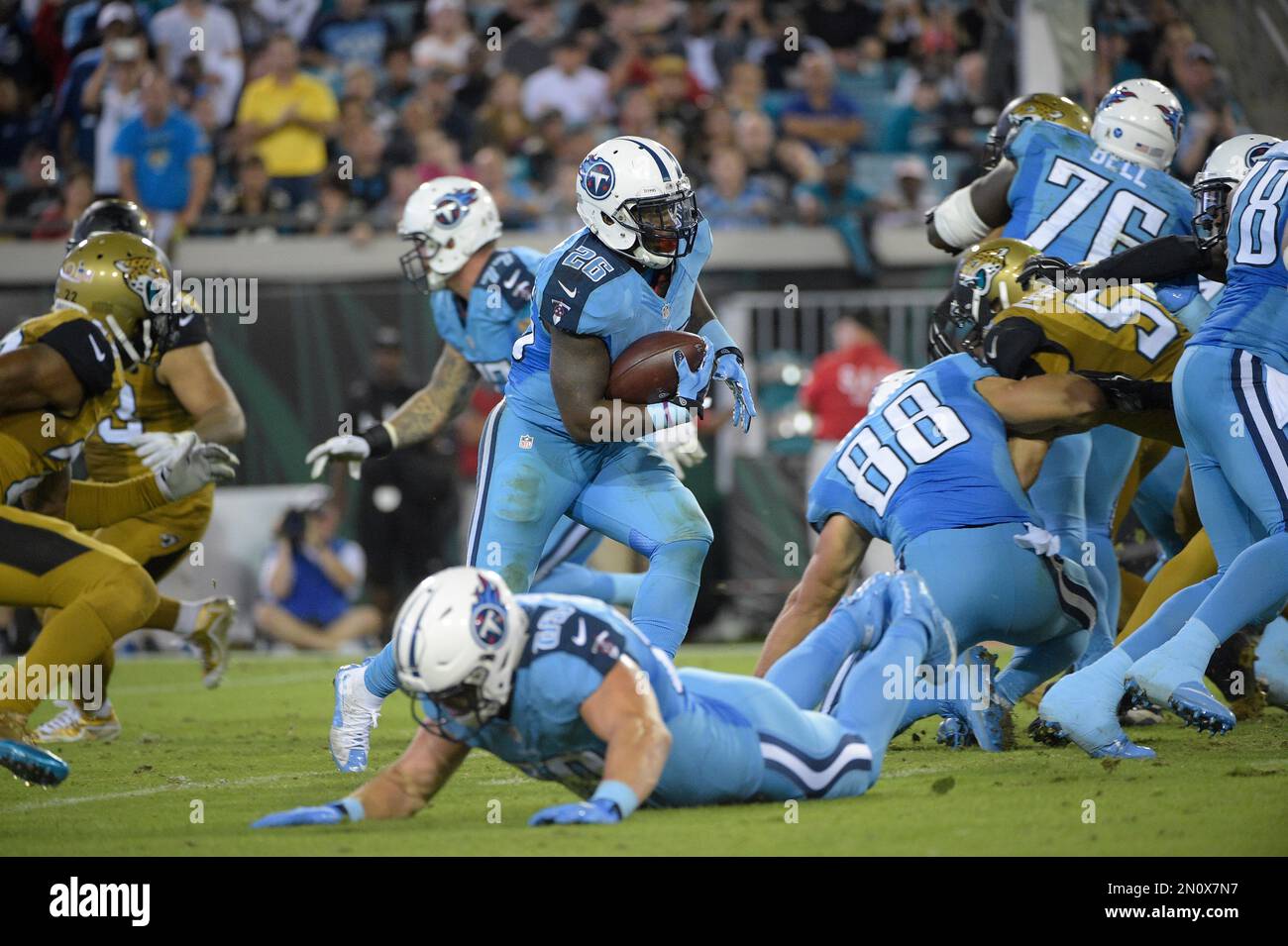 East Rutherford, New Jersey, USA. 13th Dec, 2015. Tennessee Titans running  back Antonio Andrews (26) in action prior to the NFL game between the  Tennessee Titans and the New York Jets at