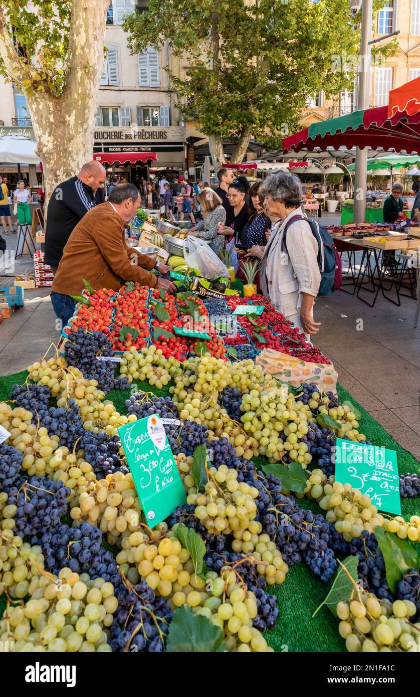 Mercado en Aix-en-Provence, Bouches-du-Rhone, Provence-Alpes-Cote d'Azur, Francia, Europa Occidental Foto de stock