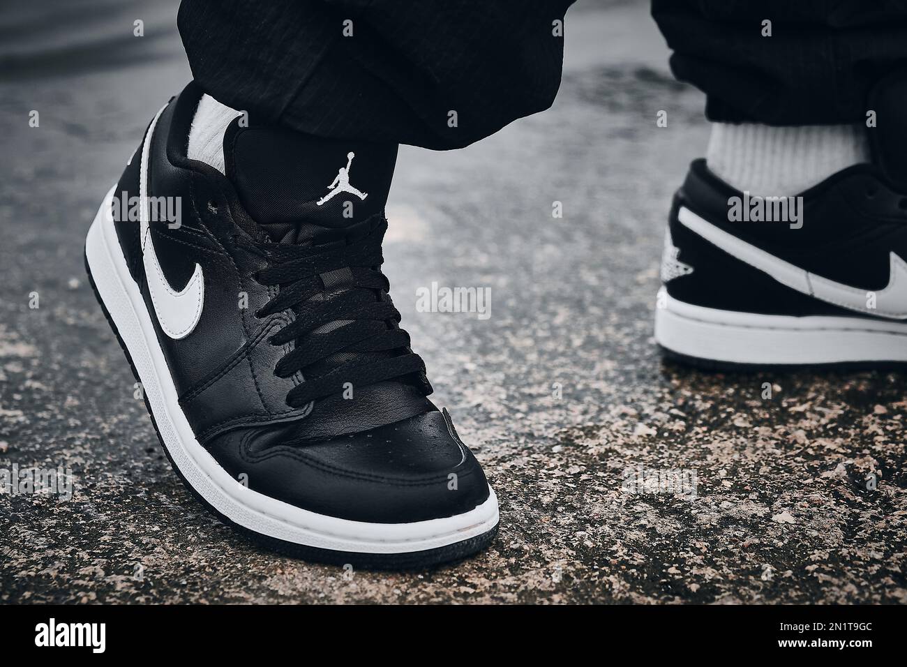 Nike Air Jordan Negro Blanco Fotografía de stock - Alamy