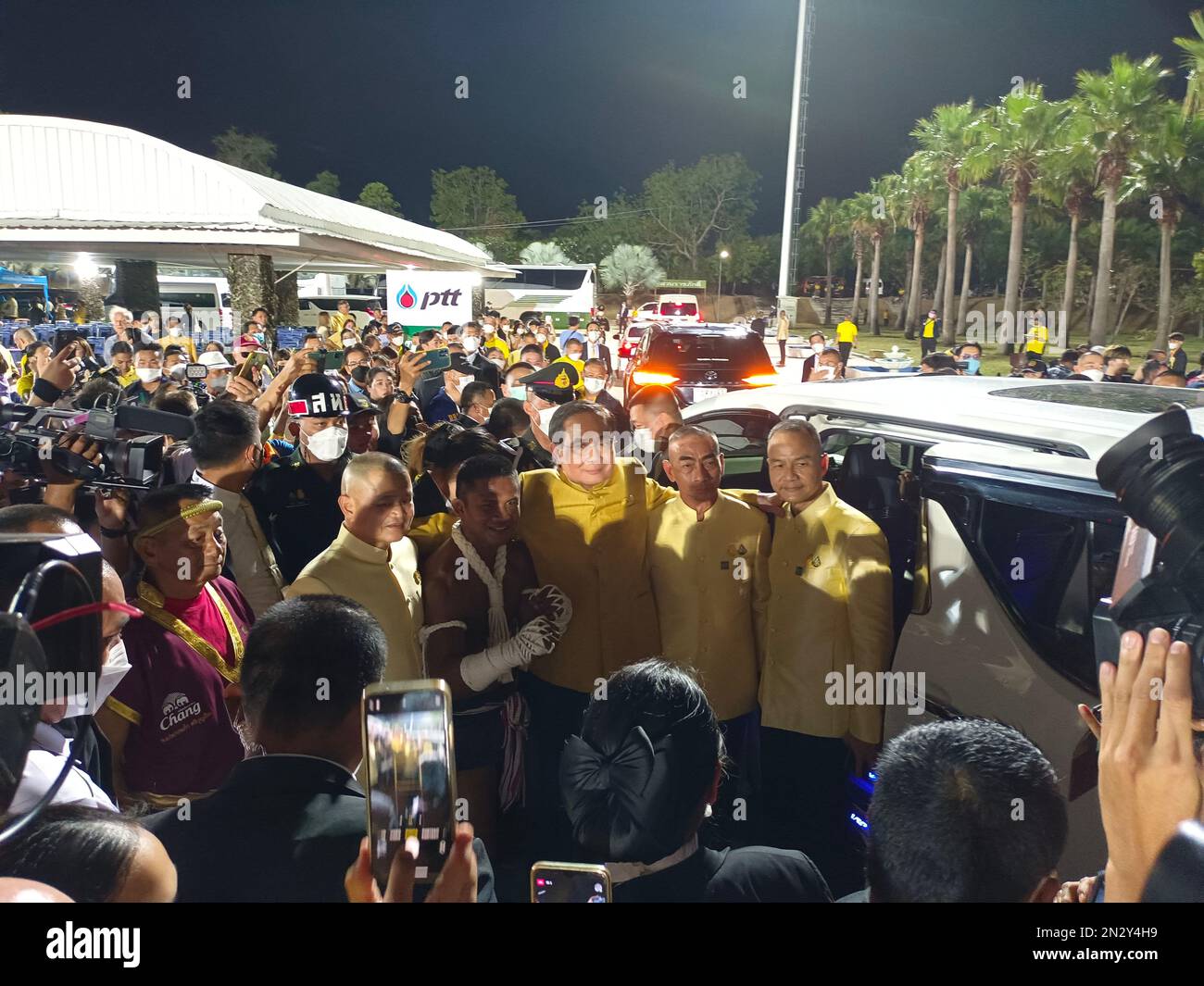 Nuevo récord mundial Guinness para el mayor número de combatientes de Muay Thai reunidos en un lugar, Ratchabhakti Park, Hua Hin, Tailandia Foto de stock