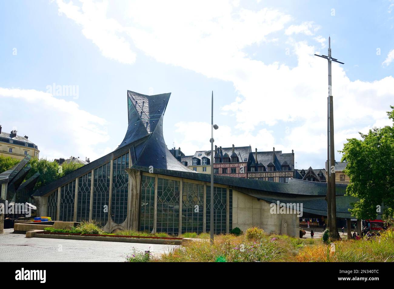 Iglesia de San Juana de Arco muuesum Rouen es una ciudad en el río Sena