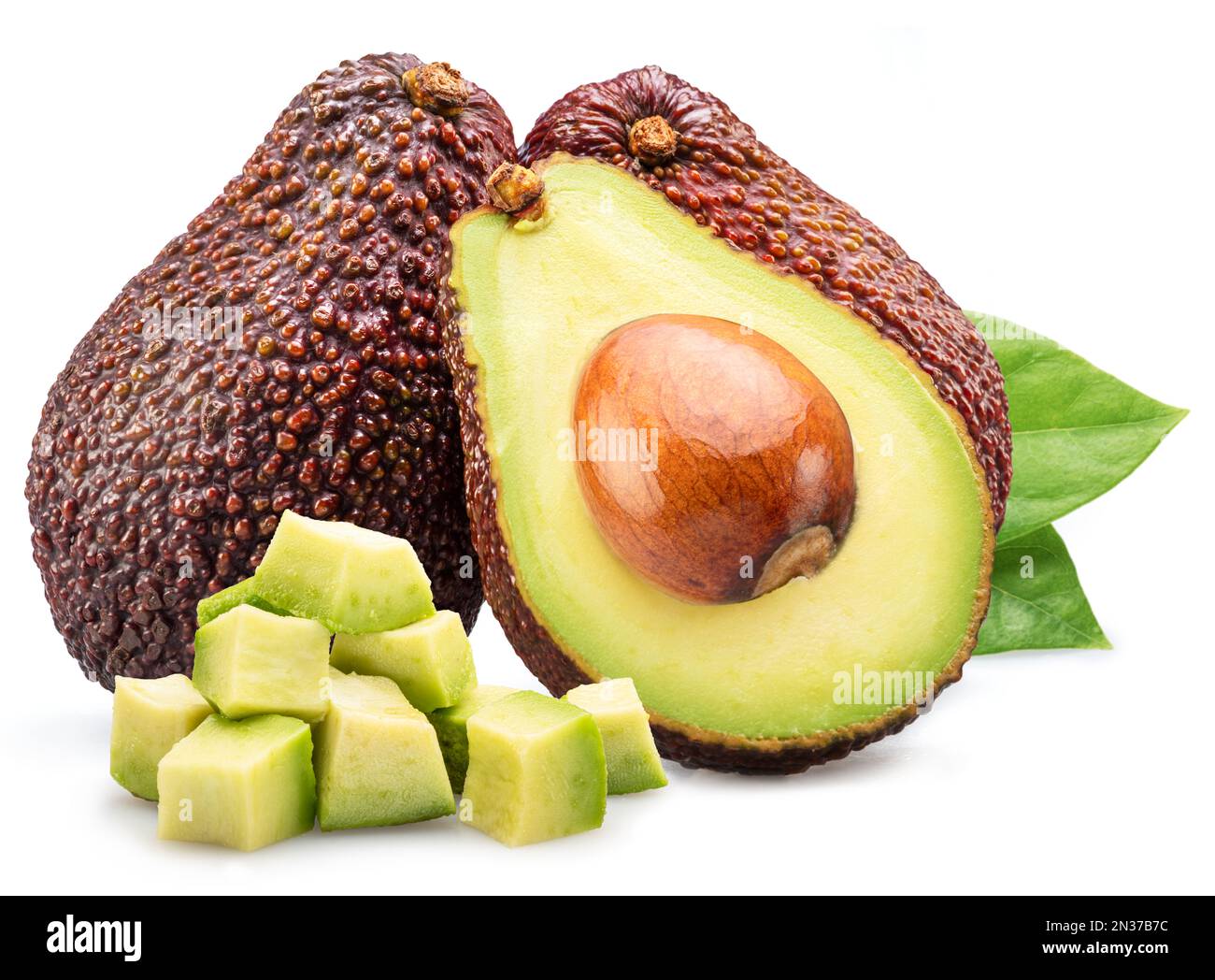 Frutas de aguacate Hass con hojas aisladas sobre fondo blanco