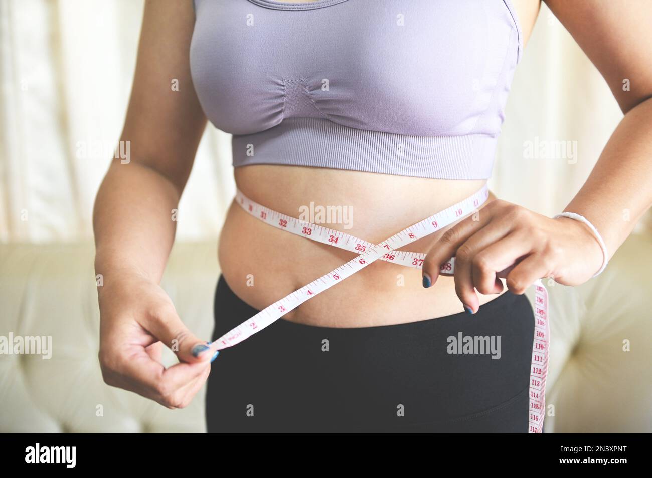 Perder grasa del vientre fotografías e imágenes de alta resolución - Página  2 - Alamy
