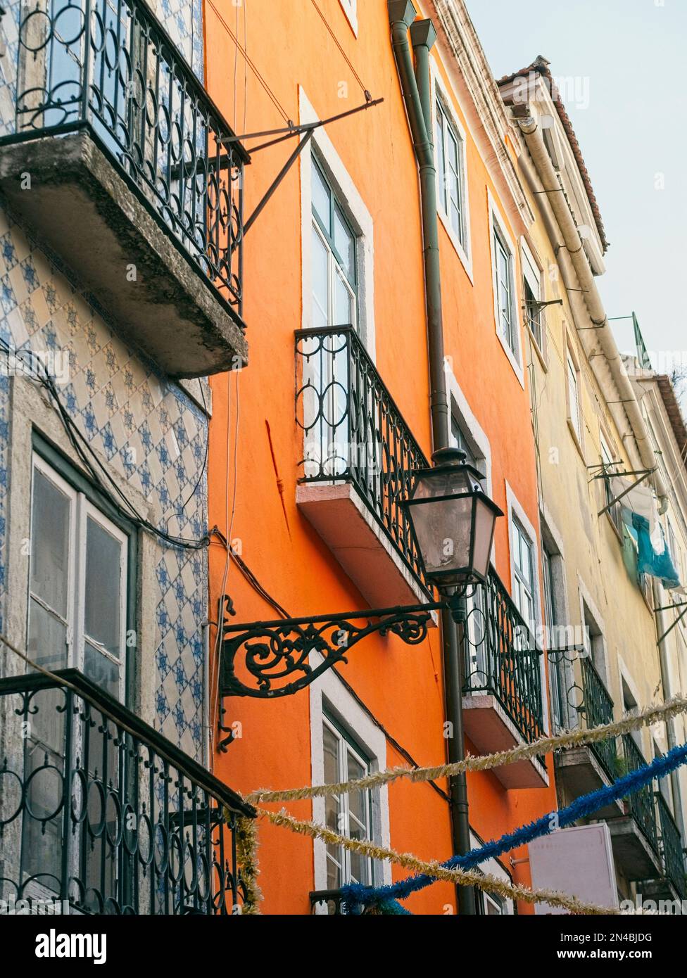 DE LUNARES Y NARANJAS: Cómo pintar los azulejos de tu terraza