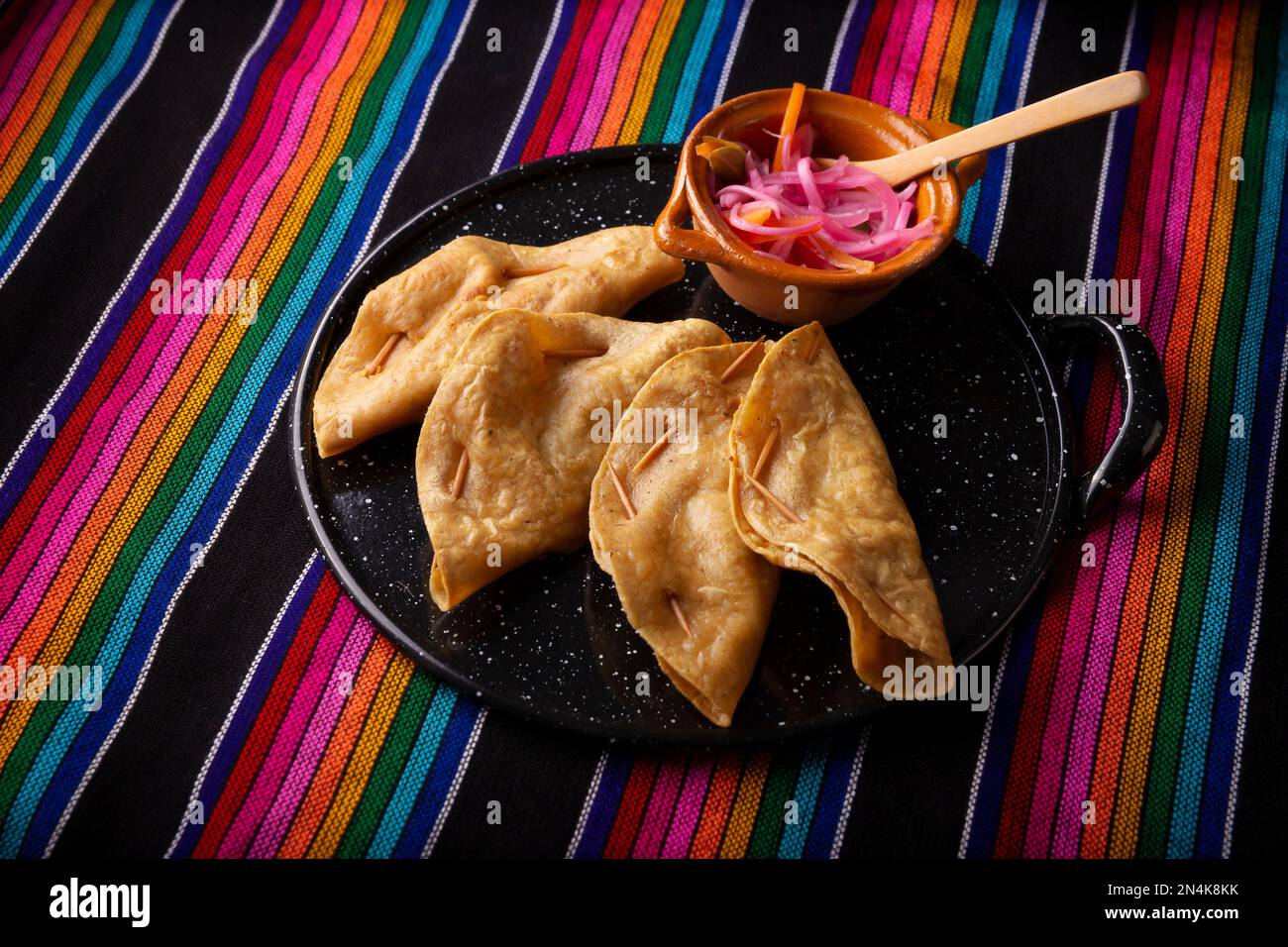 Quesadillas Doradas. Quesadillas fritas hechas con tortillas de maíz, pueden llenarse con