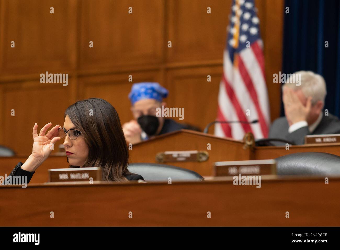 EE.UU La representante Lauren Boebert, R-CO., es vista como los Estados Unidos El Comité de Supervisión y Rendición de Cuentas de la Cámara de Representantes lleva a cabo una audiencia titulada “Proteger el discurso de la interferencia gubernamental y el sesgo en las redes sociales, Parte 1: El papel de Twitter en la supresión de la historia de Biden Laptop”. En el edificio de oficinas de la Casa Rayburn en Capitol Hill en Washington, DC, el miércoles 08 de febrero de 2023. (Foto de Craig Hudson/Sipa USA) Crédito: SIPA USA/Alamy Live News Foto de stock