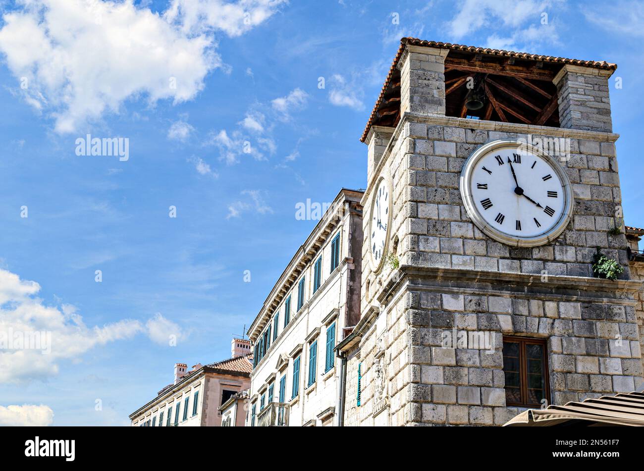 Vista de la Torre del Reloj de la ciudad vieja de Kotor, Montenegro  Fotografía de stock - Alamy