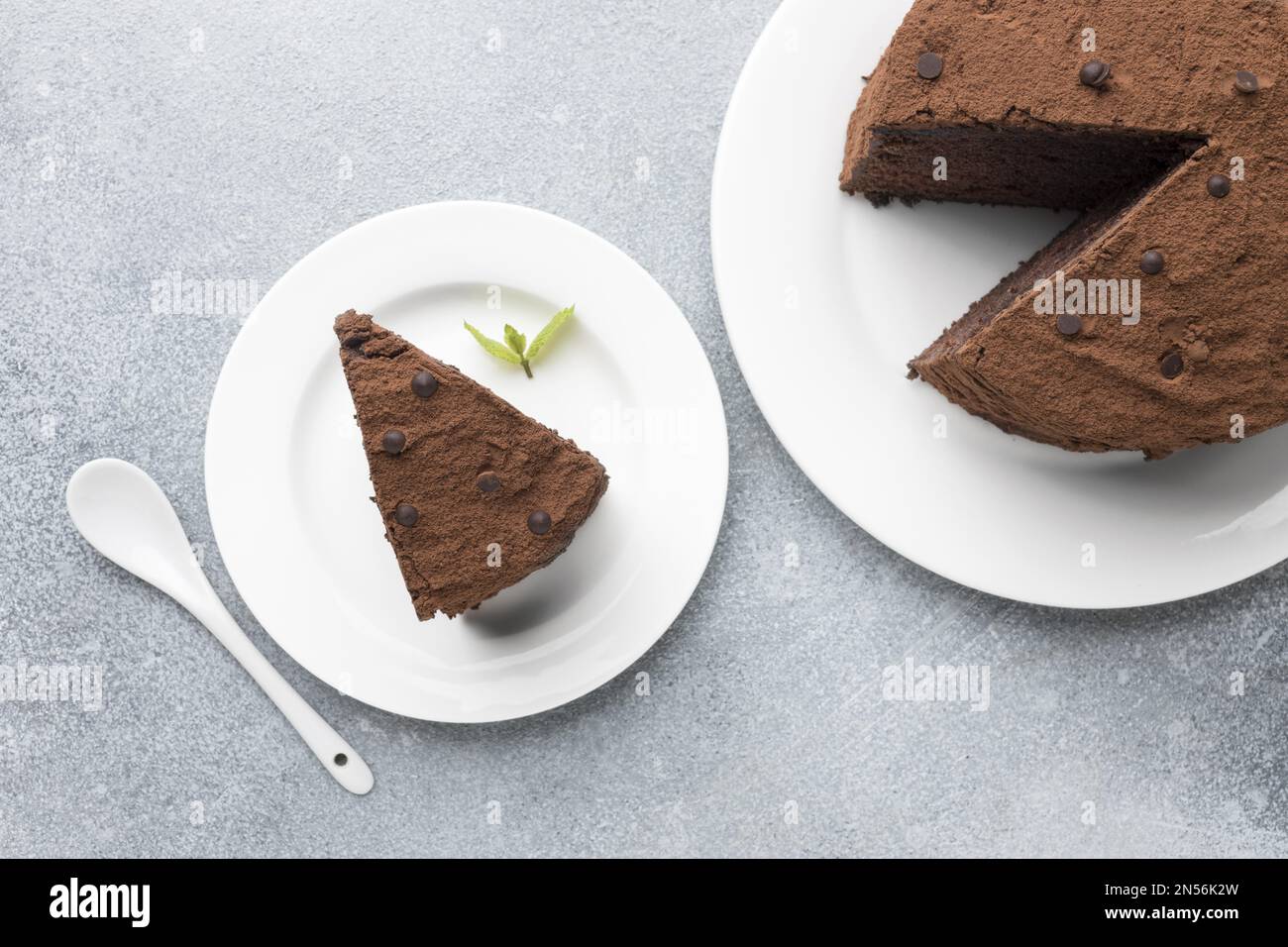 Bola de pastel de chocolate con menta fotografías e imágenes de alta  resolución - Alamy