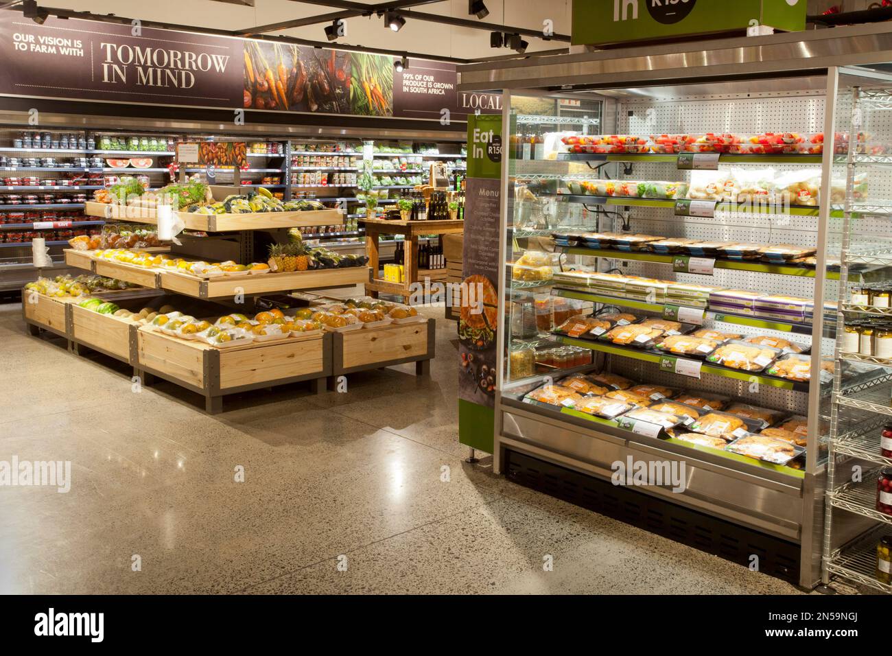 Woolworths comestibles en el mercado de alimentos Woolies, Table Bay Mall Foto de stock