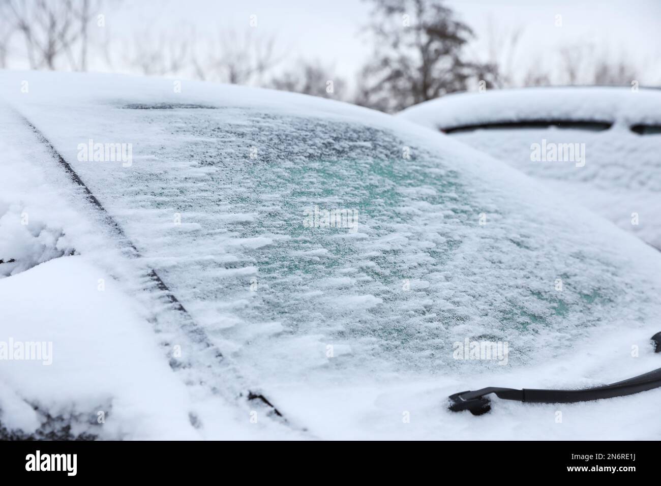 Raspador de hielo del coche fotografías e imágenes de alta resolución -  Alamy