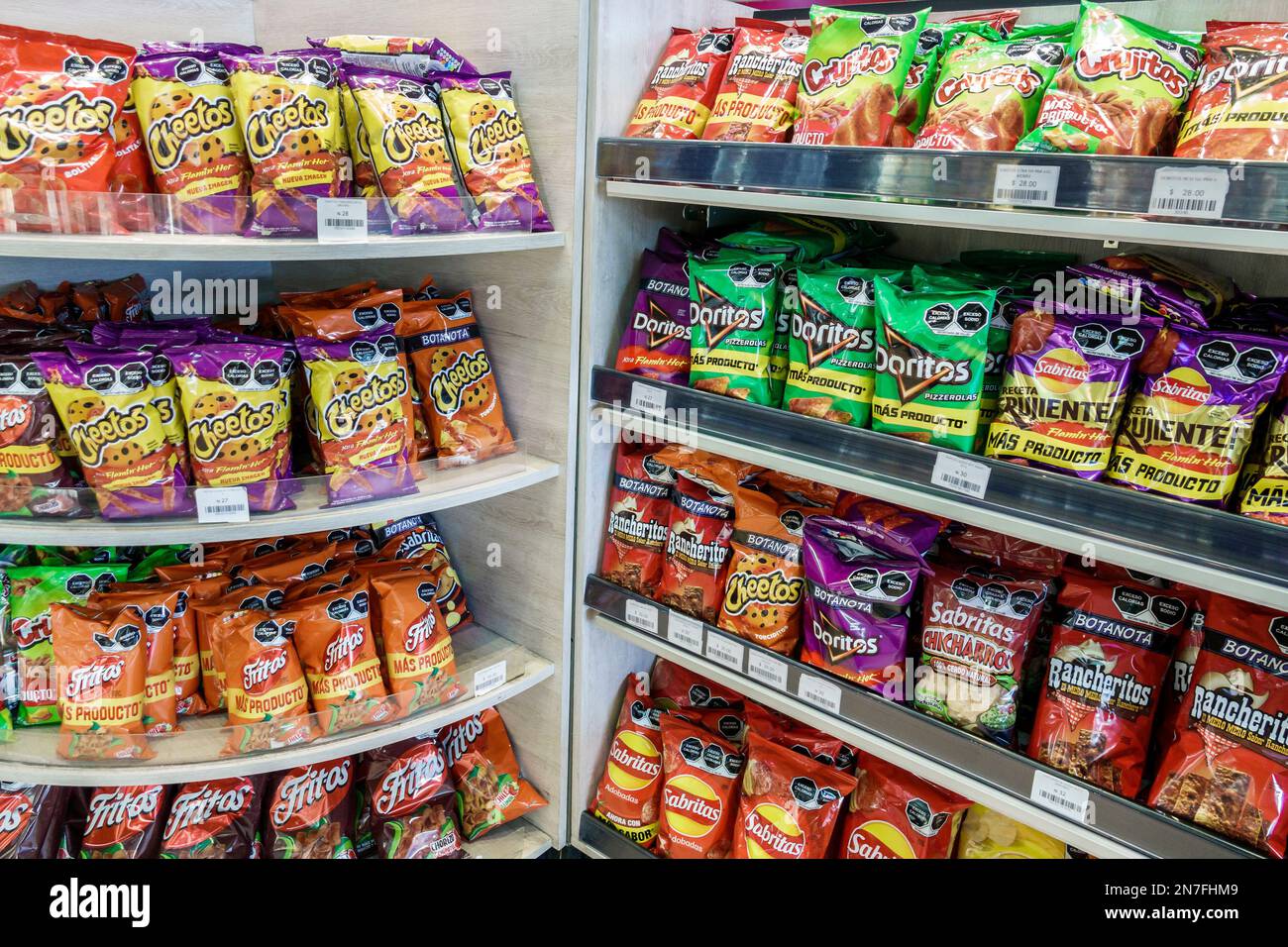 Bolsas de comida chatarra fotografías e imágenes de alta resolución - Alamy