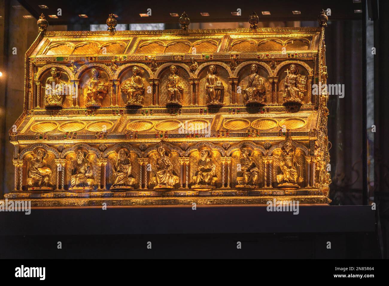 El Santuario de los Reyes Magos en el Interior de la Catedral de Colonia - Colonia, Alemania Foto de stock