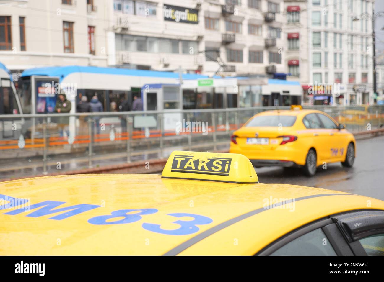 Taksi sign fotografías e imágenes de alta resolución - Página 2 - Alamy