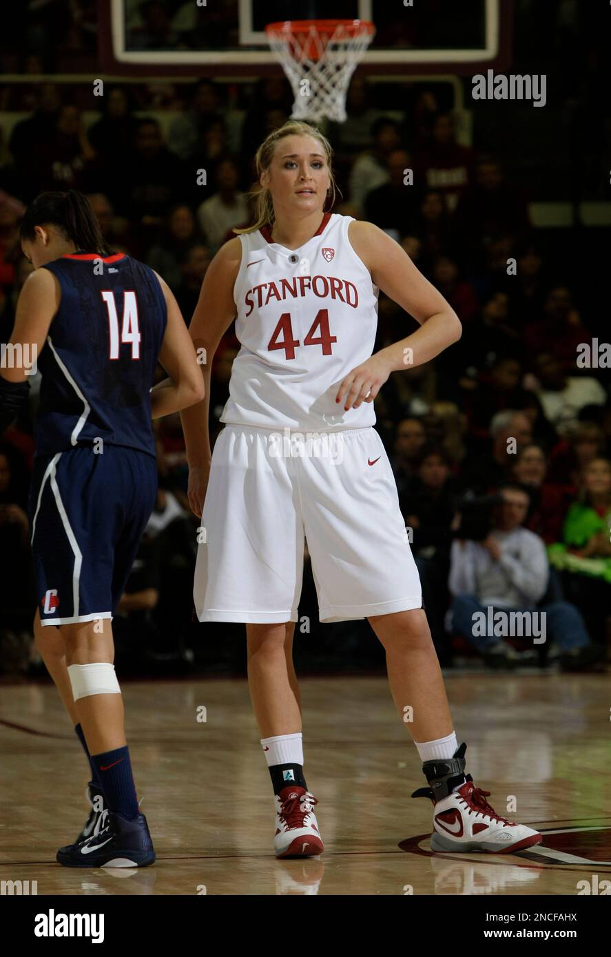 Stanford forward Joslyn Tinkle (44) and Connecticut guard Bria Hartley ...