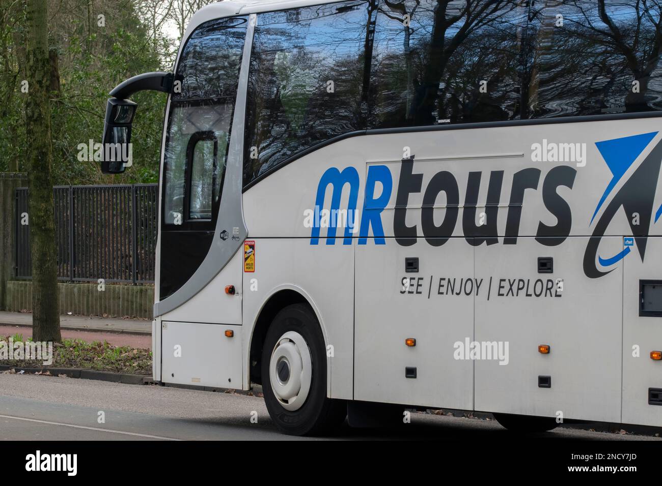 MR Tours Touring Car en Ámsterdam Países Bajos 5-2-2023 Foto de stock