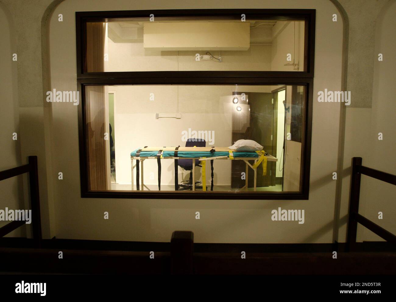 ** FILE ** The execution chamber at the Washington State Penitentiary