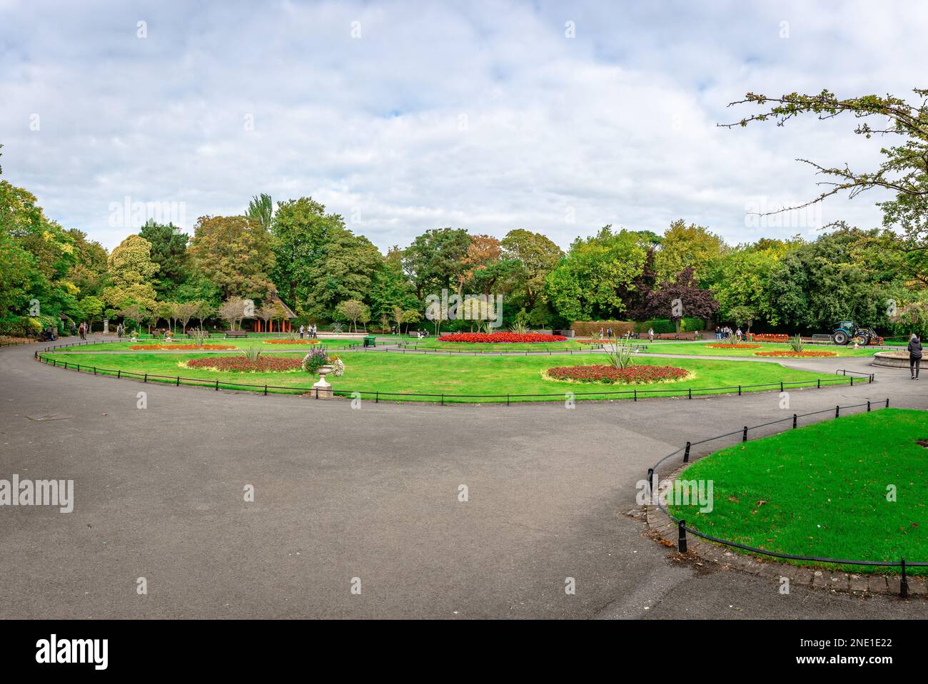 Dublín, Irlanda - 16 2022 de septiembre: Vista de St Stephen's Green, un parque público situado en el centro de la ciudad. Foto de stock