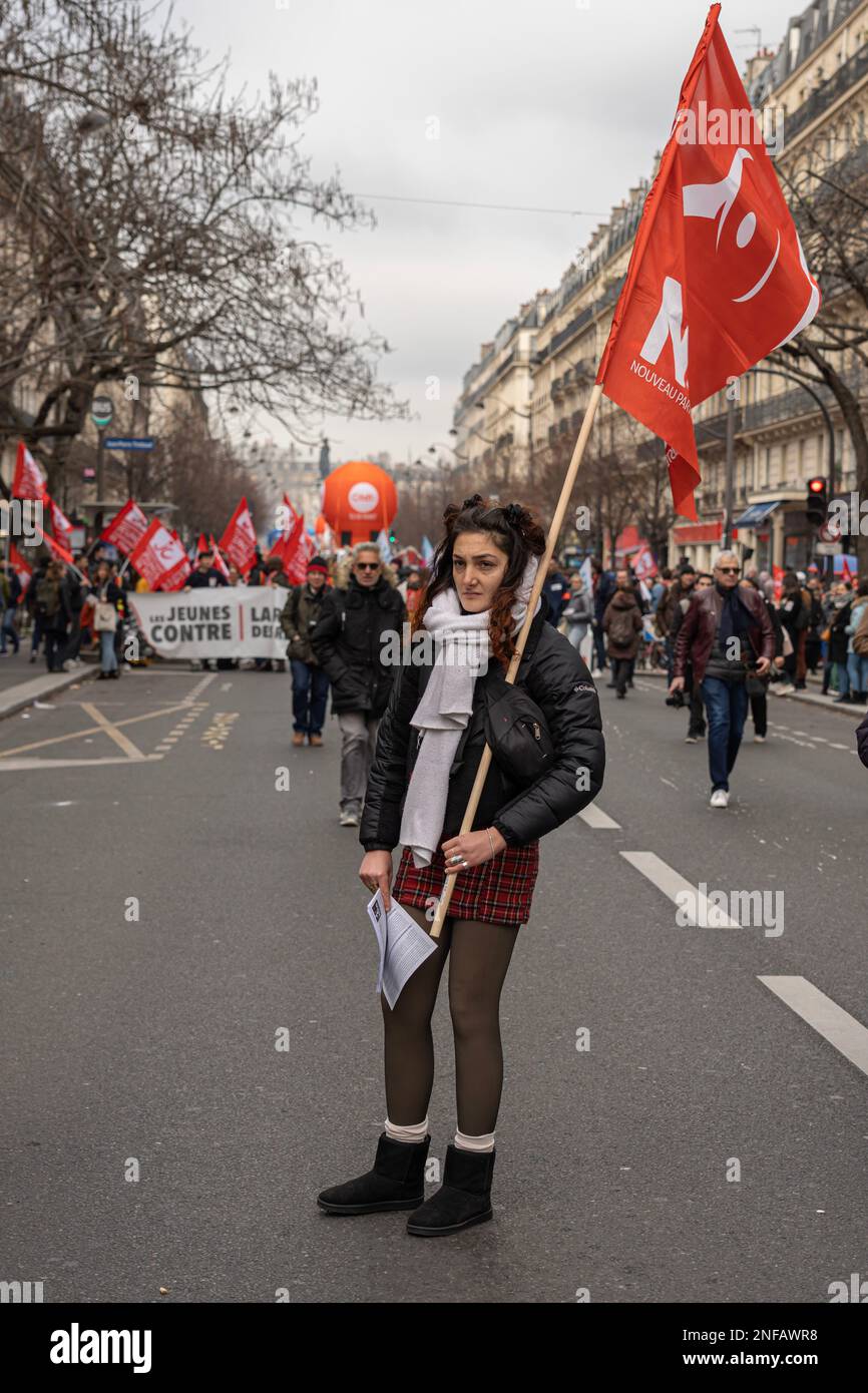 París, Francia - 02 11 2023: Huelga. Manifestación en París contra el proyecto de reforma de las pensiones Foto de stock