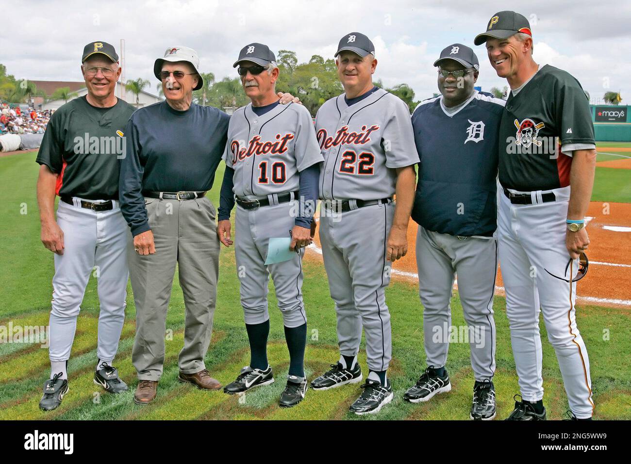 A gathering of Pittsburgh Pirates managers past and present pose together before spring training