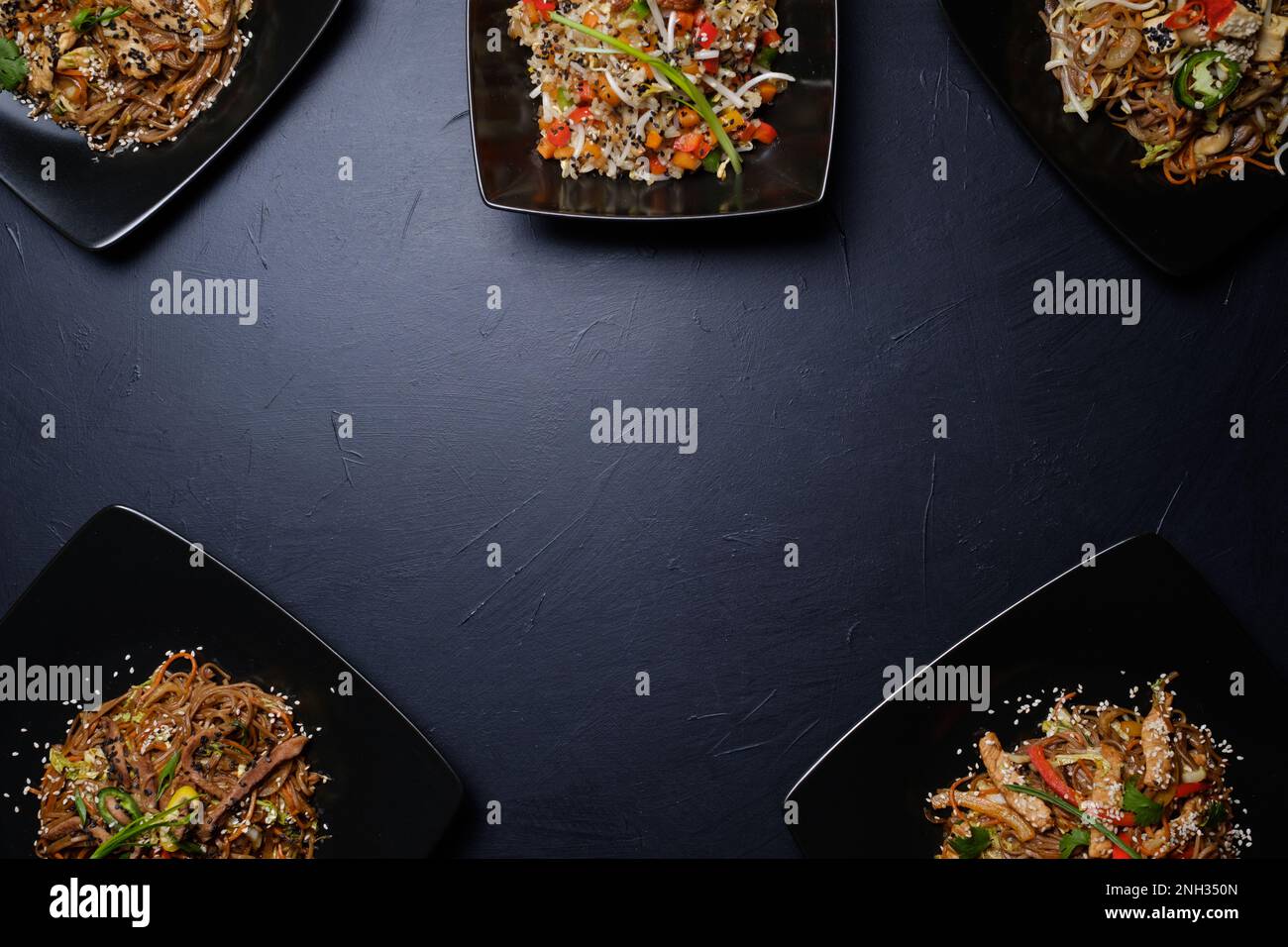 surtido de comidas caseras tradicionales orientales Fotografía de stock -  Alamy