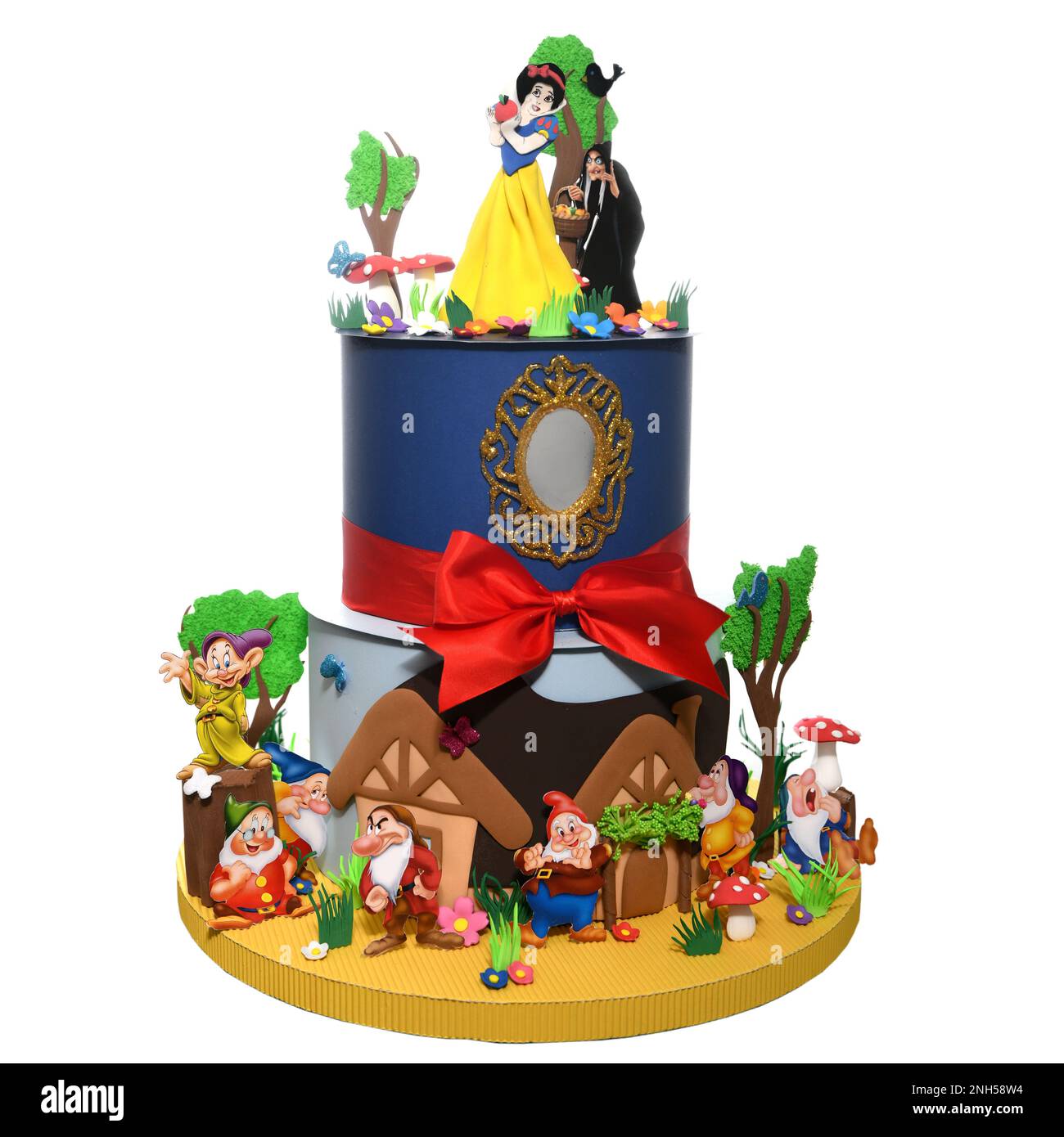 Skopje, Macedonia Julio 25 2022 Pastel de papel hecho después de los