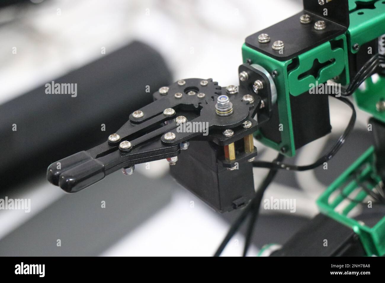 Robot gripper fotografías e imágenes de alta resolución - Alamy