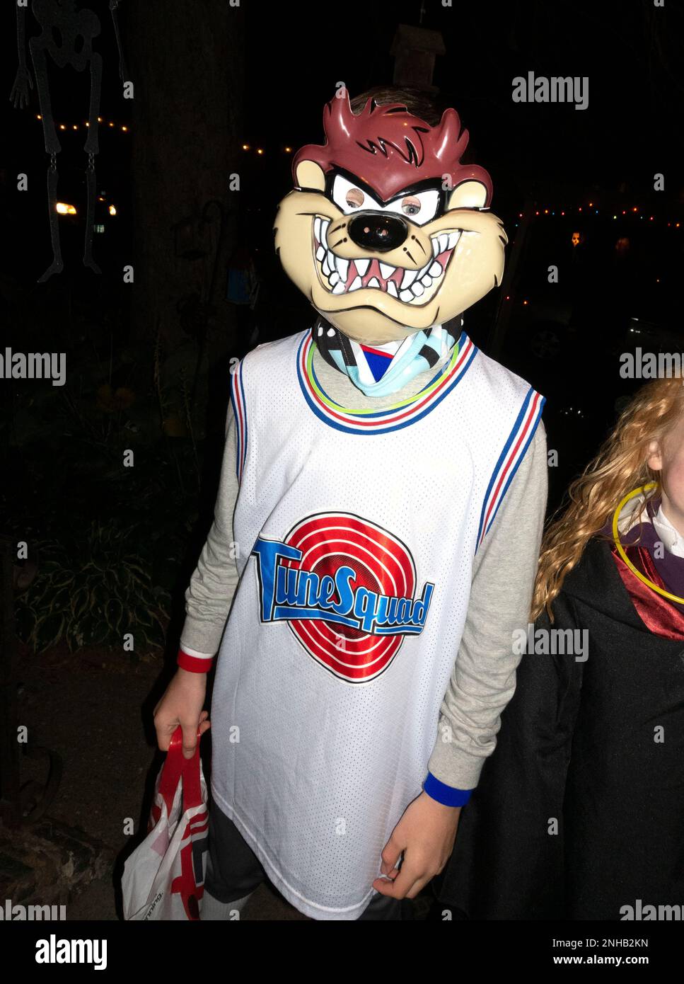 Disfraz de Halloween Gato desagradable con una camiseta de baloncesto de Time Squad de la película; Space Jam y Space Jam: Un nuevo legado. St Paul Minnesota MN EE.UU Foto de stock