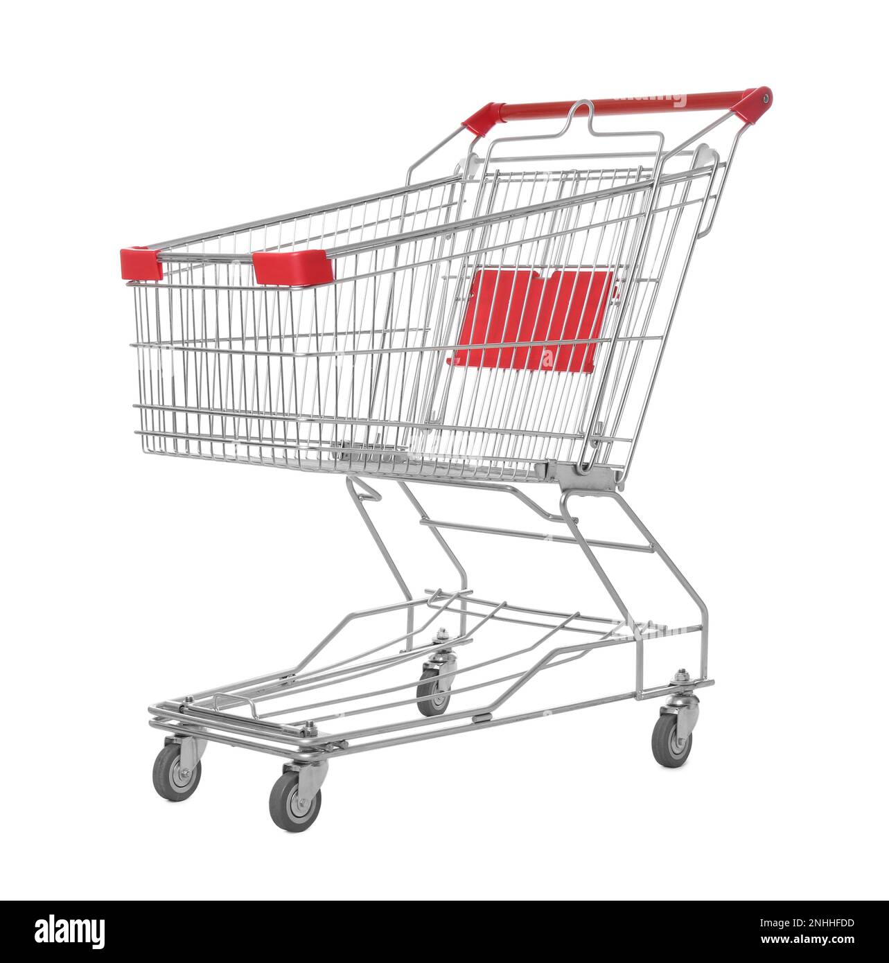 Carrito de compras de metal vacío aislado en blanco Fotografía de stock -  Alamy