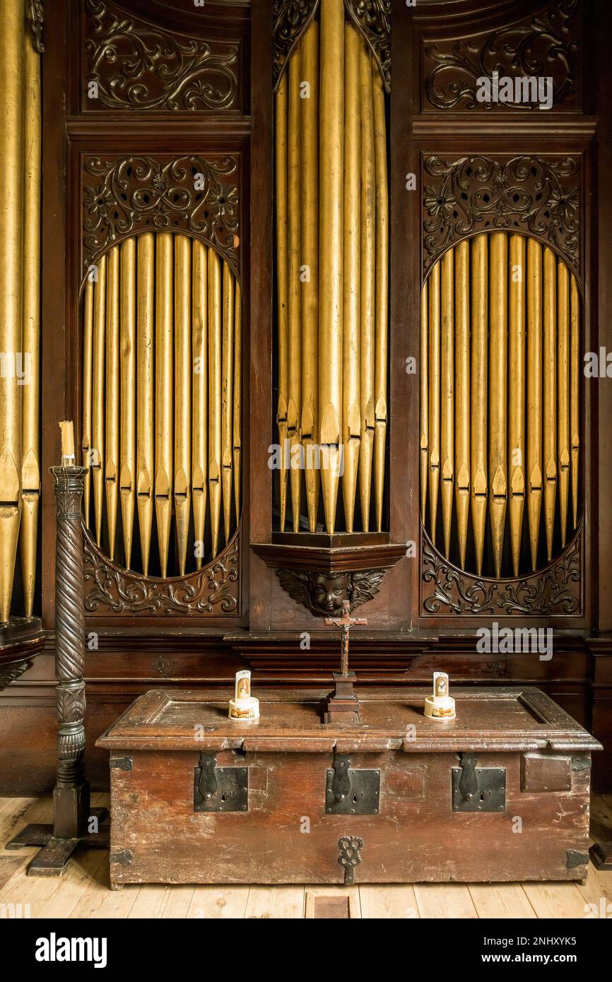 Órgano de la pipa de la iglesia de Harrison y Harrison en la iglesia de San Pedro y San Pablo, Uppingham, Rutland, Inglaterra, Reino Unido Foto de stock