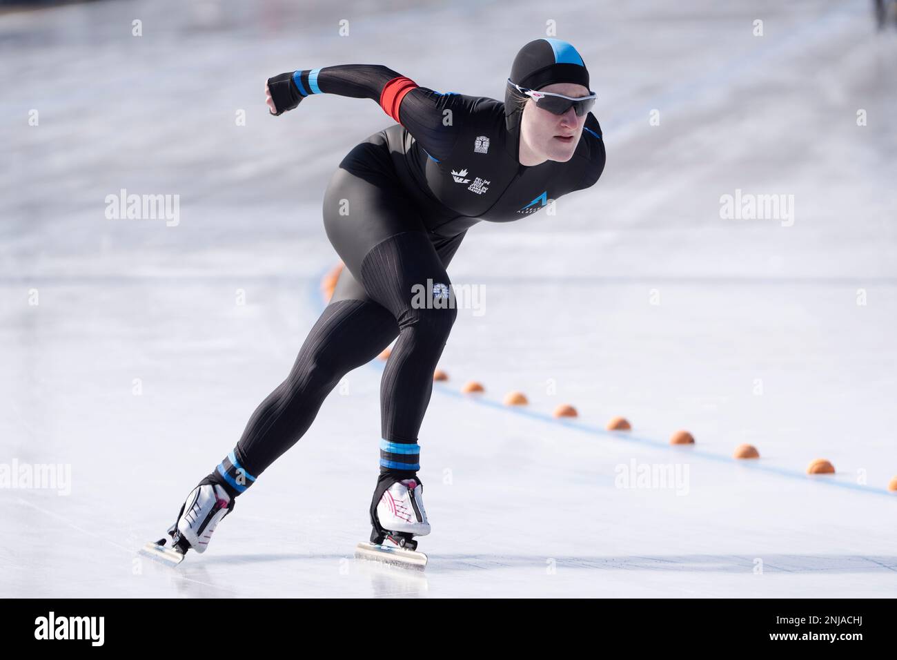 Zoe Lueders, hija del atleta canadiense de bobsleigh Pierre Lueders, quien  ganó el oro olímpico con P.E.I‚Äôs Dave MacEachern, compite en el patinaje  de velocidad de 1500m km en los Juegos de