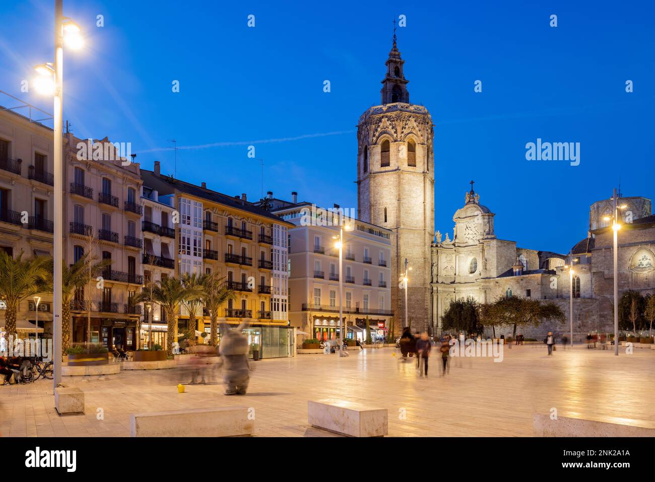 Plaza de la Reina y campanario de Micalet, Valencia, Comunidad Valenciana, España Foto de stock