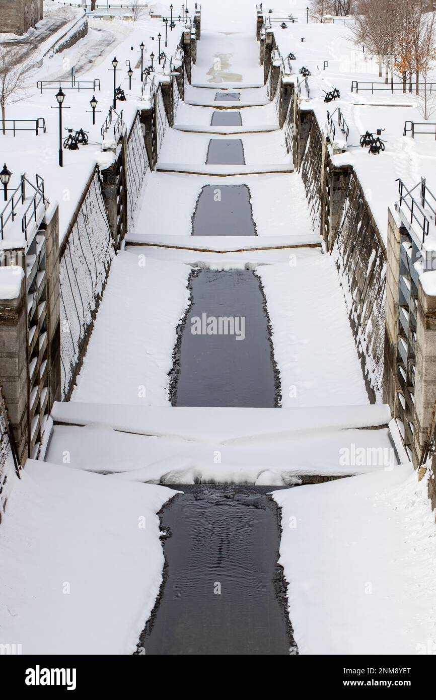 Río ottawa congelado fotografías e imágenes de alta resolución - Página 3 -  Alamy