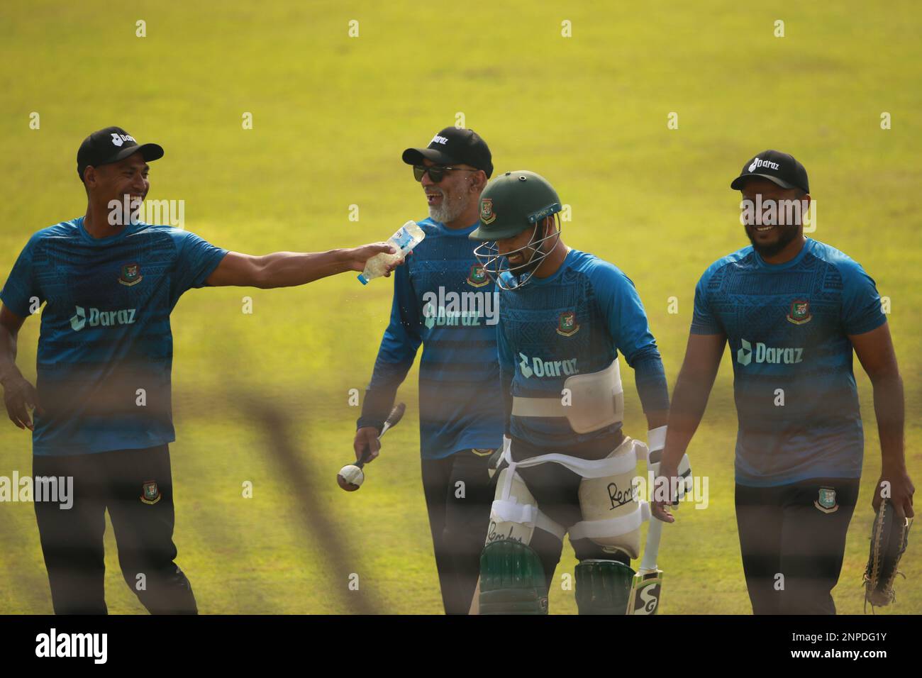 El Equipo Internacional de Críquet de un día de Bangladesh asiste a la