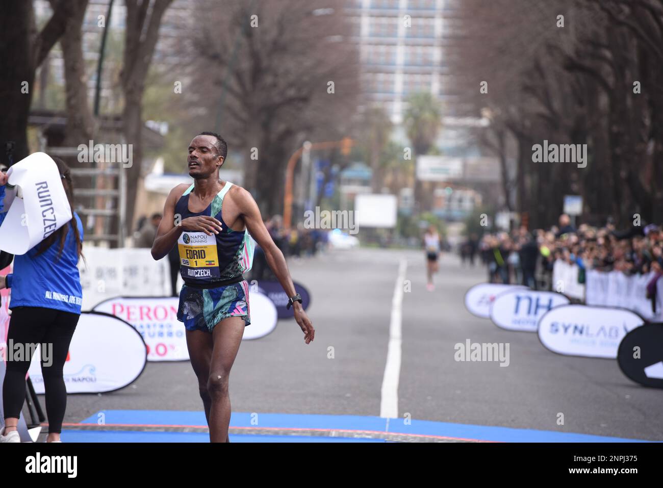 Nápoles, Italia. 26th de febrero de 2023. Media maratón de Nápoles, campeón  del mundo de Muktar Edris en Londres en 2017 y en Dhoa en 2019 por los  cinco mil metros, ganan