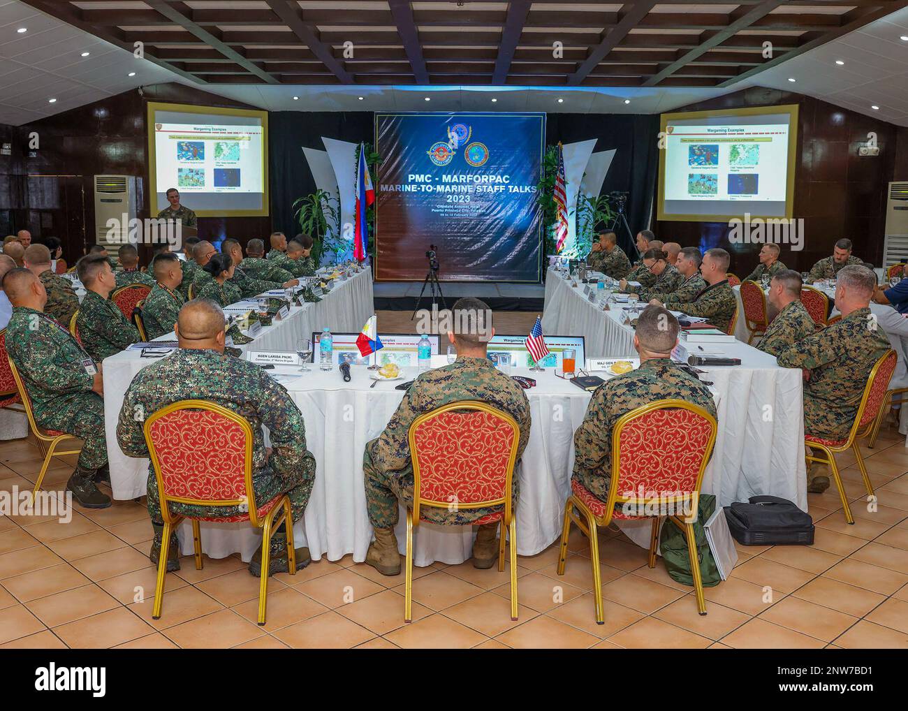 EE.UU Marine Corps con EE.UU Fuerzas del Cuerpo de Infantería de Marina del  Pacífico (MARFORPAC) y Marines filipinos participan en las charlas del  Cuerpo de Infantería de Marina de Filipinas – MARFORPAC (