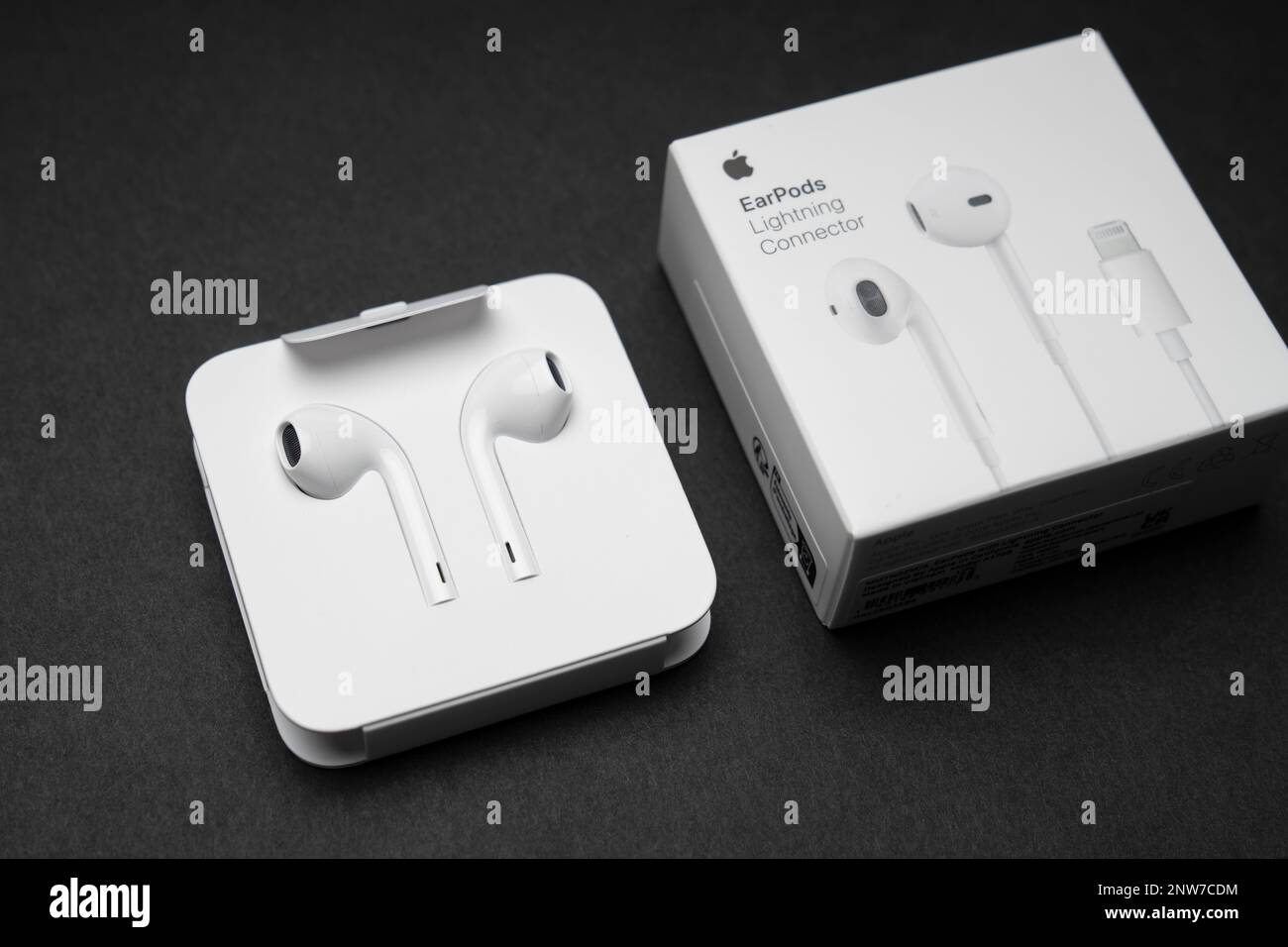 Auriculares EarPods Apple Original Conector Lightning - Blanco - Spain