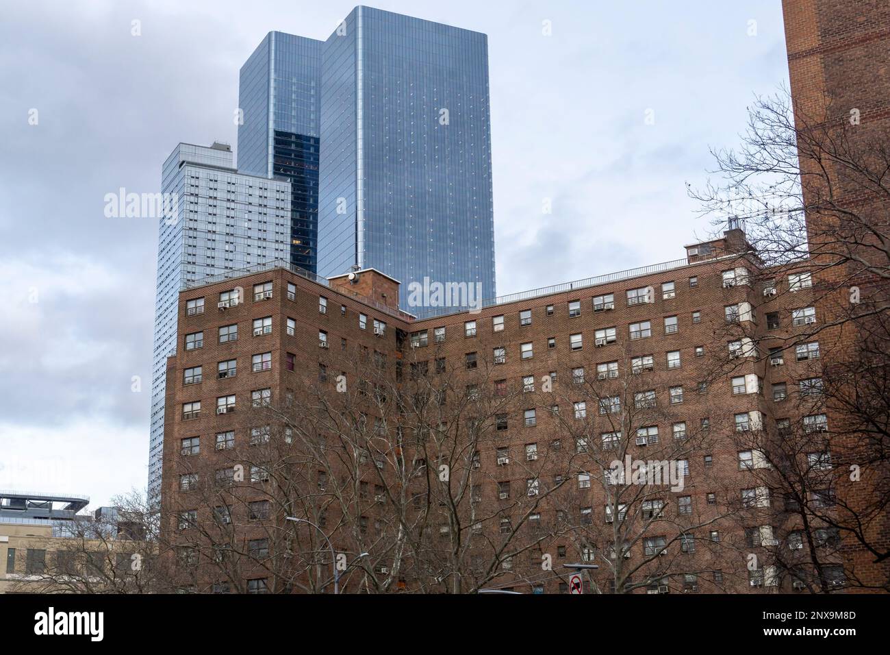 El complejo de apartamentos NYCHA Elliot Houses en Chelsea, con los