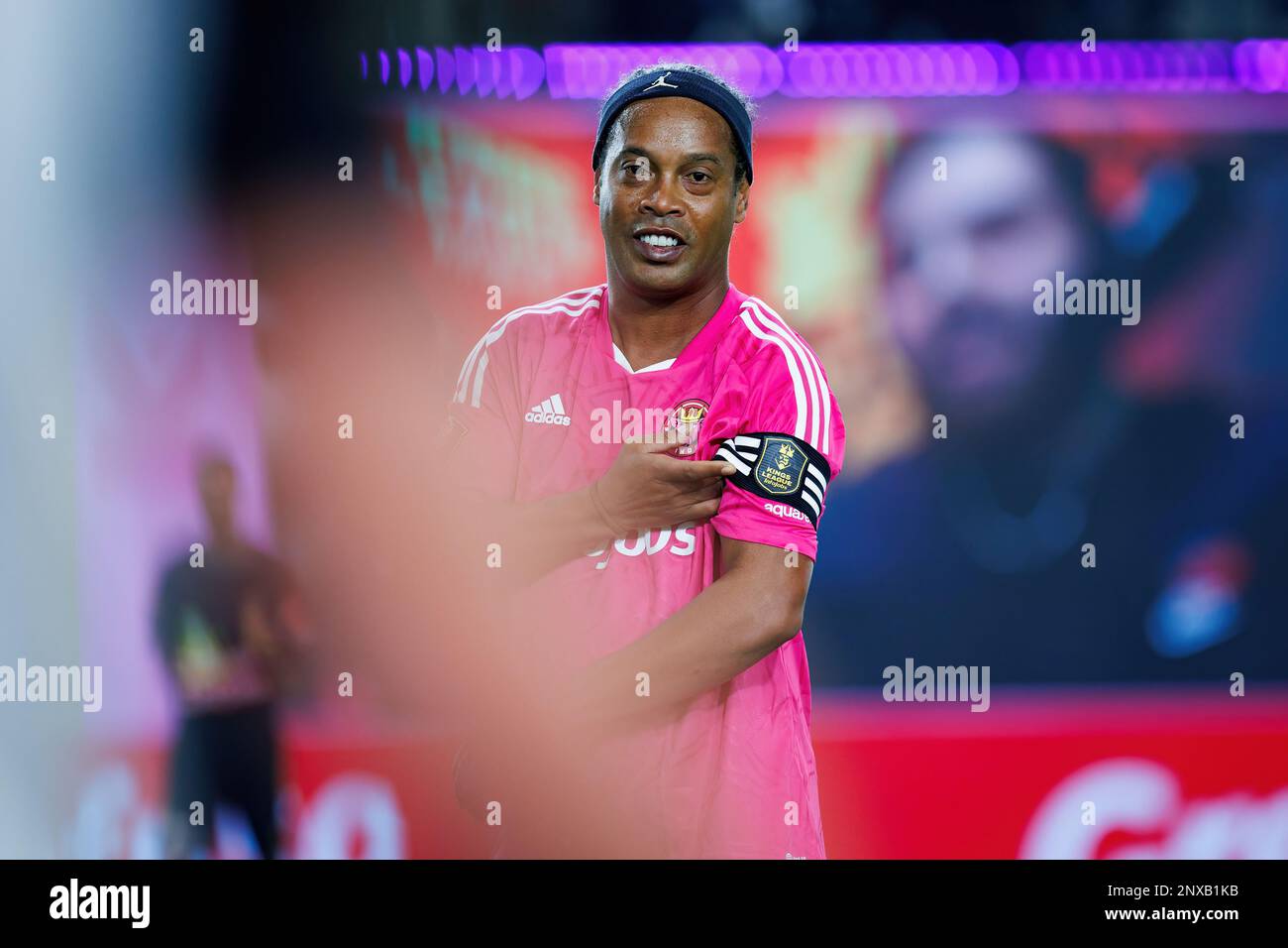 BARCELONA - FEB 26: Ronaldinho Gaucho en acción durante el torneo de la  Liga de Reyes en el estadio Cupra Arena el 26 de febrero de 2023 en  Barcelona, España Fotografía de stock - Alamy