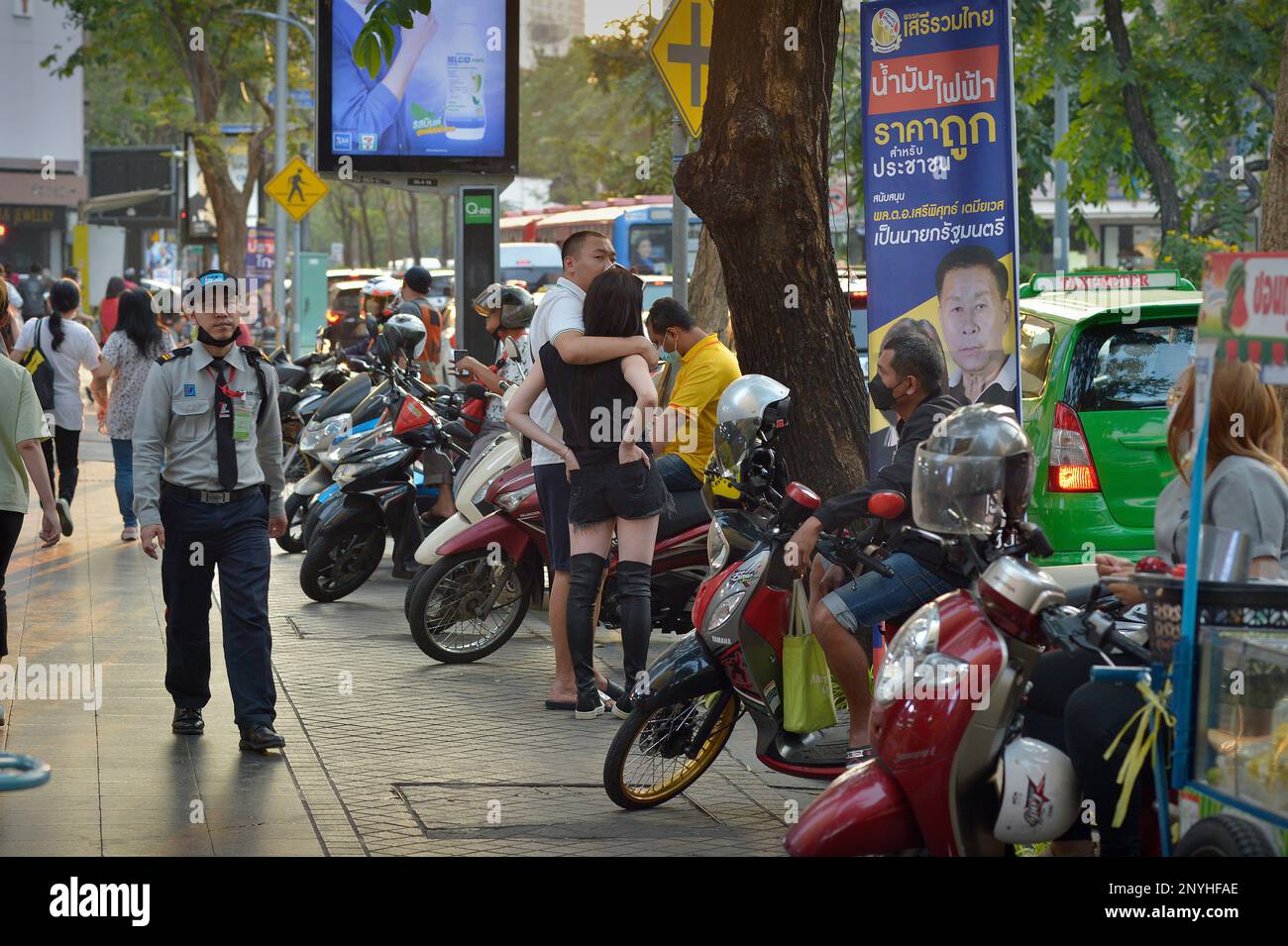 Taxis de motor Silom Road Bangkok Tailandia Foto de stock